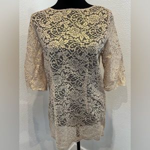 NWOT Chico’s Black Label Floral Lace Gold Shimmer Top Size 0 (US Size 4)